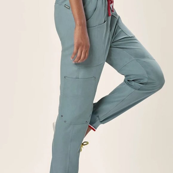 ISO Mediclo Scrubs - Picture 5 of 6